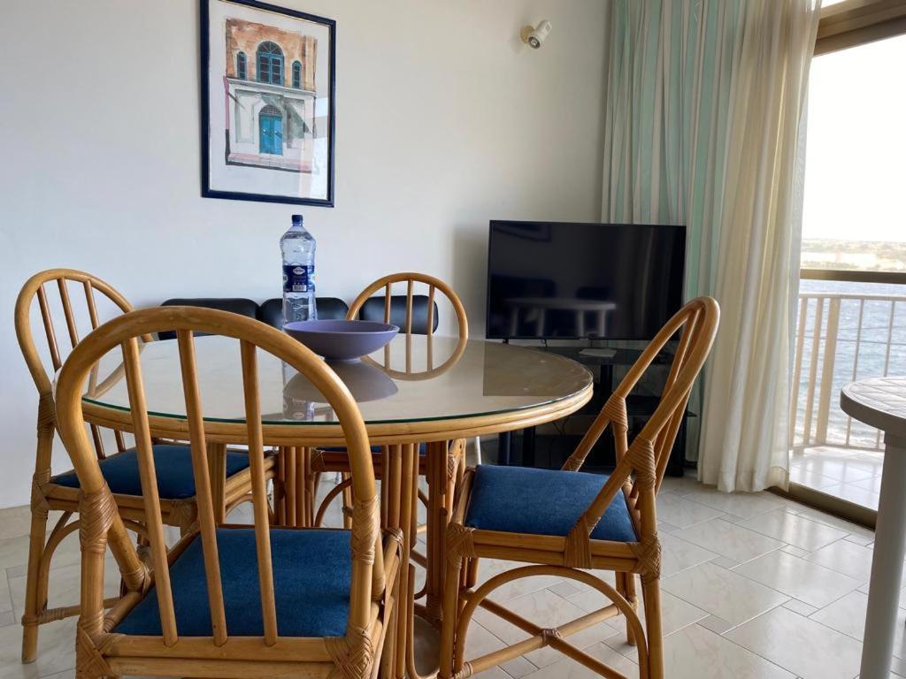 Sea Front Apartment At Mellieha Bay, Malta! المظهر الخارجي الصورة